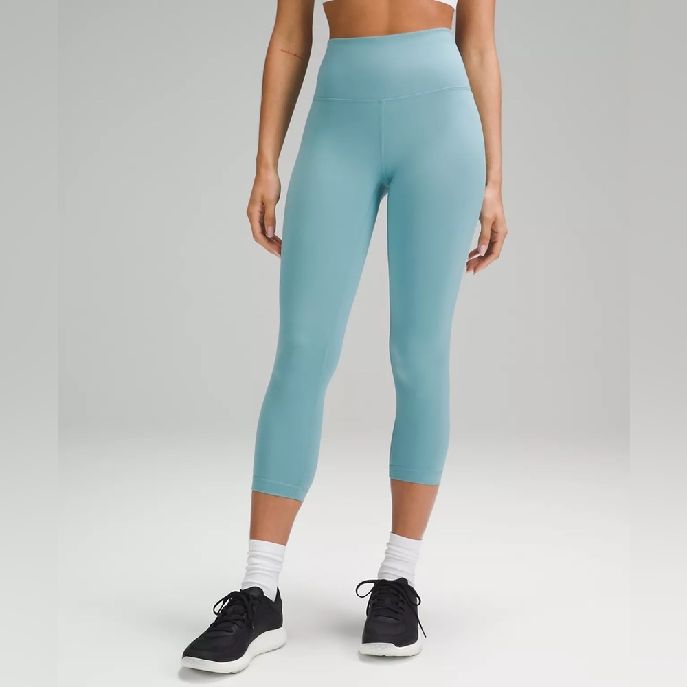 Lululemon Wunder Train High-Rise Crop 23" size 4 Blue